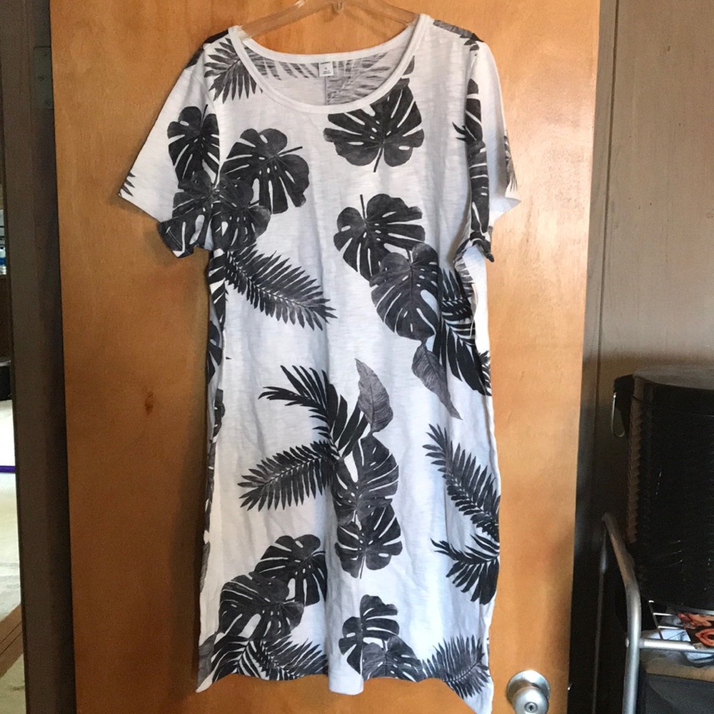 *Brand New* Old Navy T-Shirt Dress